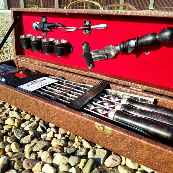 Набор для шашлыка и гриля в чемодане Царский №4.1 Кизляр России, 14 предметов